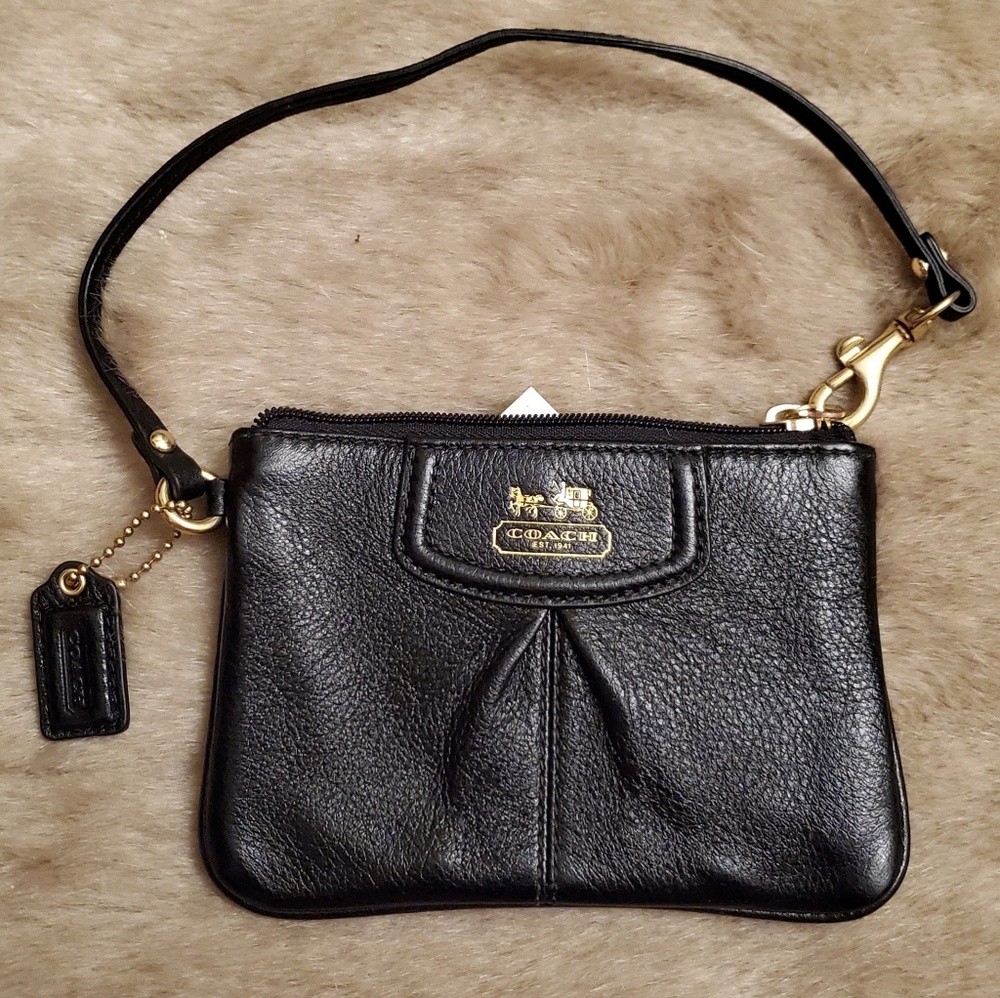 NEW Coach authentic classic black wristlet
